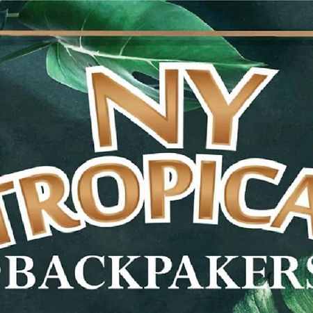 Ny Tropical Backpackers Hostel Desaru Exterior photo